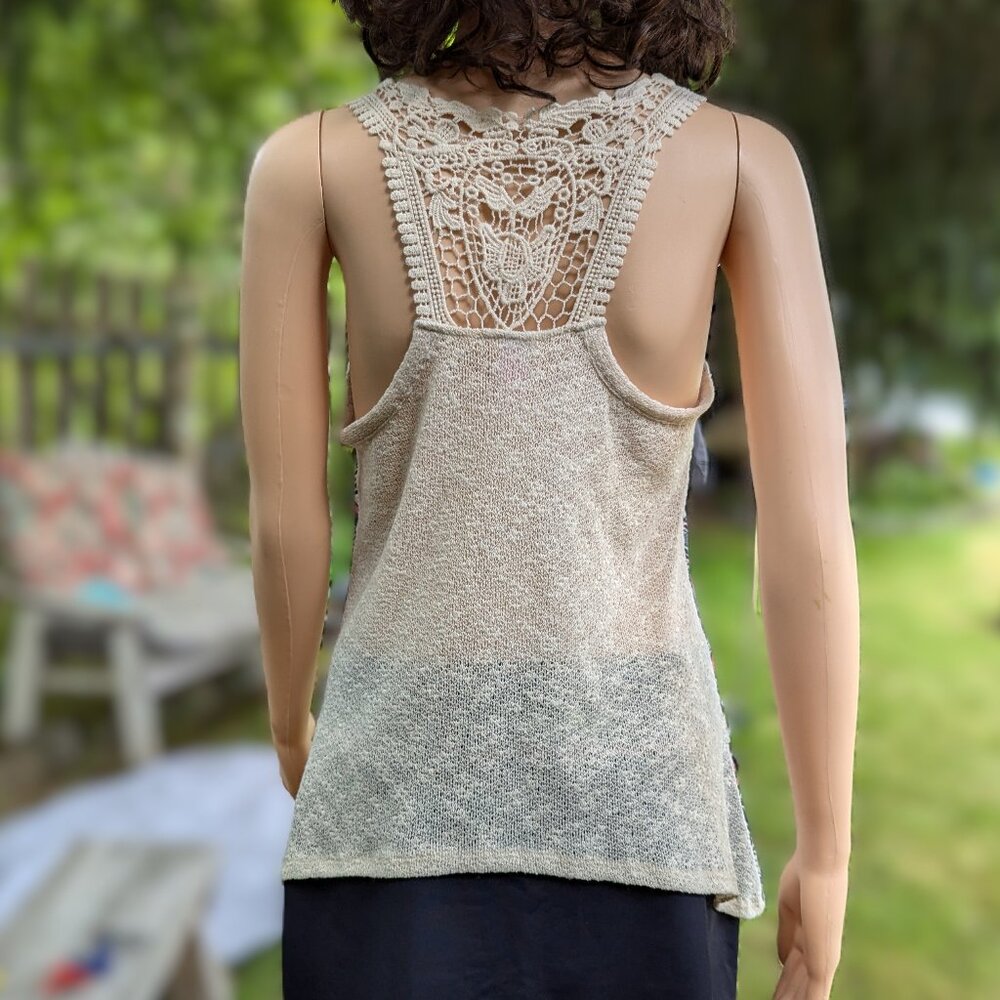 Geometric Tank Top - Picture 4 of 4